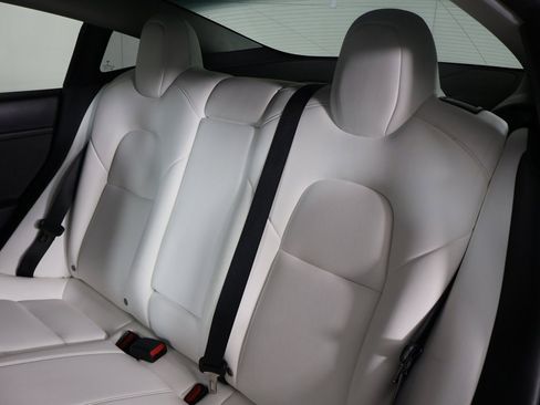 Used 2022 Tesla Model 3 Performance image 30