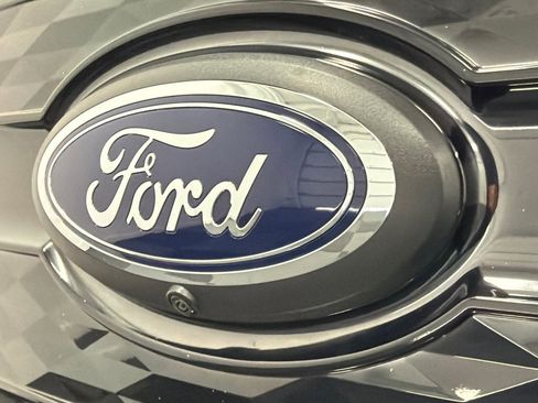 Used 2023 Ford F150 Lightning Platinum image 13