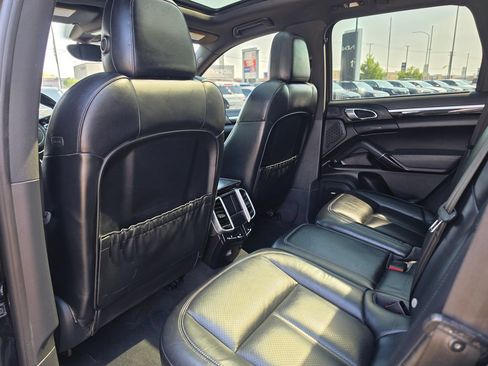 Used 2016 Porsche Cayenne S AWD/4WD image 14