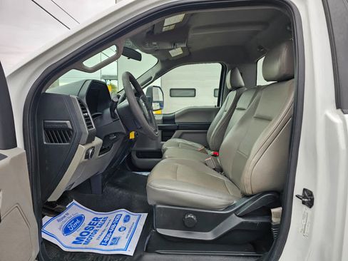 Used 2018 Ford F550 2WD Regular Cab Super Duty image 8