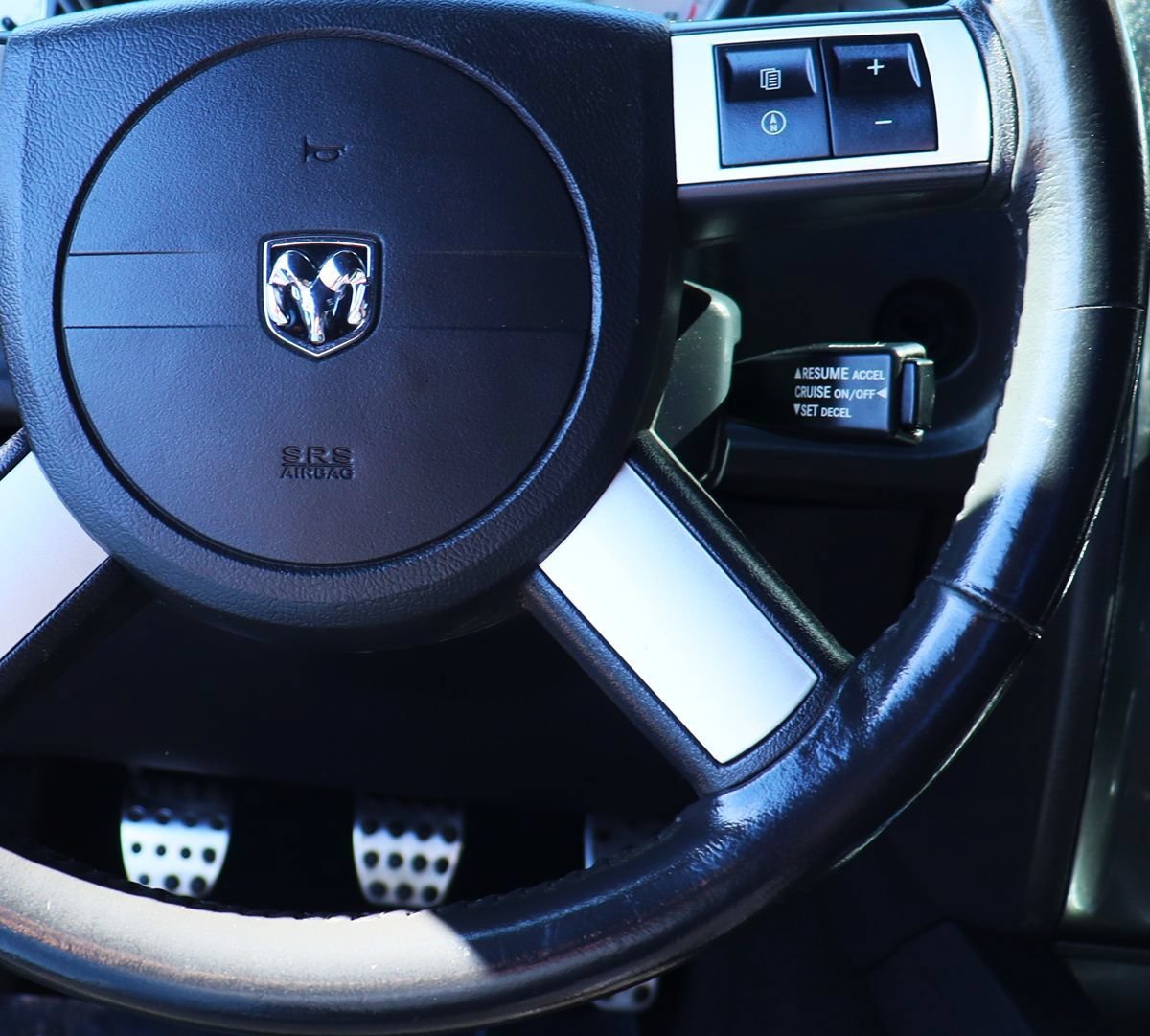 Used 2009 Dodge Challenger SRT8 RWD image 42