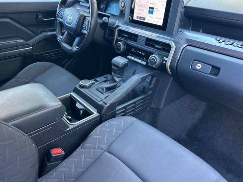 Used 2026 Toyota Tacoma SR5 AWD/4WD image 14