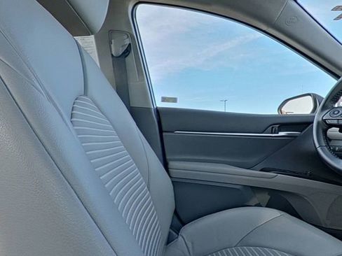 Used 2024 Toyota Camry SE image 28
