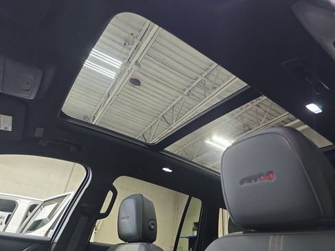 Used 2024 GMC Acadia AT4 w/ Luxury Package AWD/4WD image 34