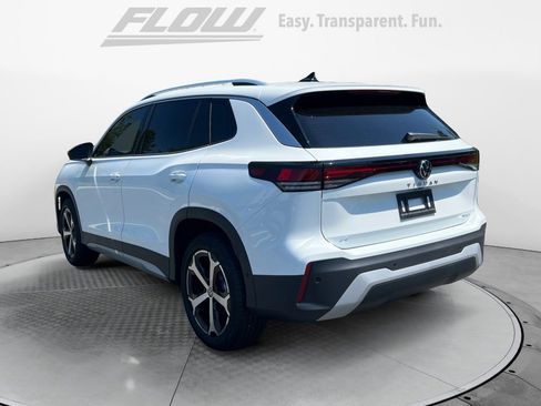Used 2026 Volkswagen Tiguan SE AWD/4WD image 5
