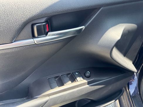 Used 2021 Toyota Camry SE FWD image 17