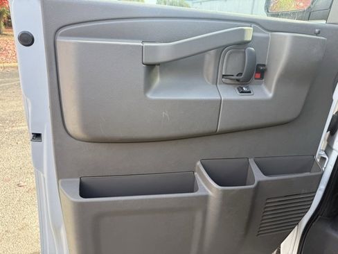 Used 2024 Chevrolet Express 2500 w/ Driver Convenience Package image 9