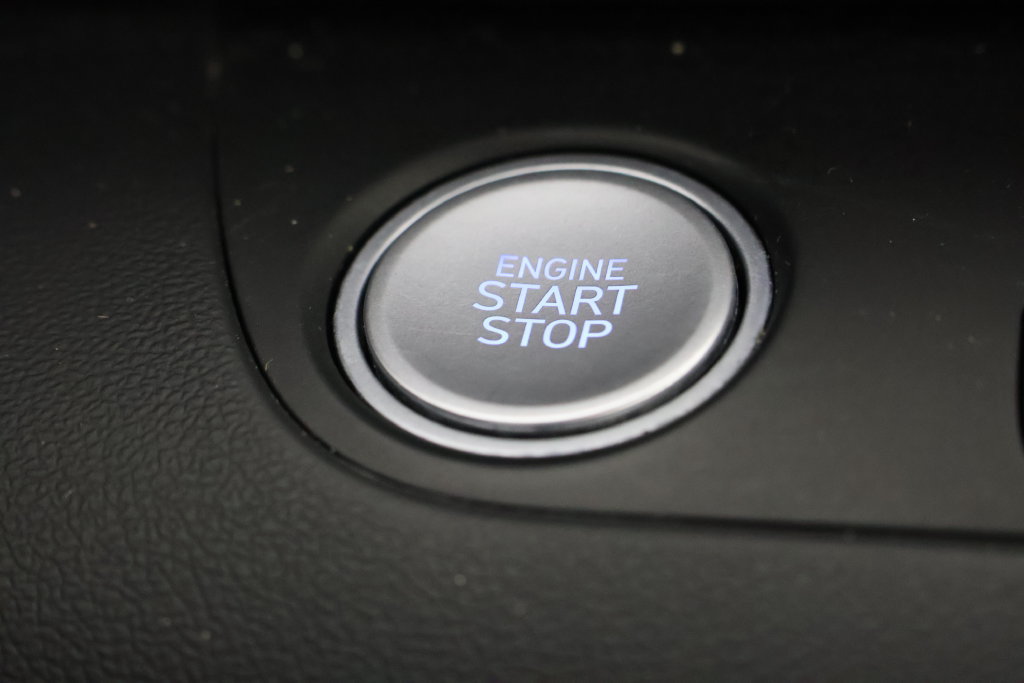 Used 2025 Hyundai Elantra SEL FWD image 17