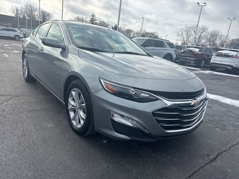 Used 2025 Chevrolet Malibu LT image 4