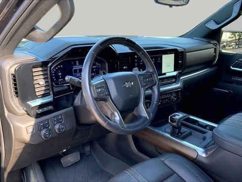 Certified 2024 Chevrolet Silverado 1500 High Country w/ Midnight Edition AWD/4WD image 17
