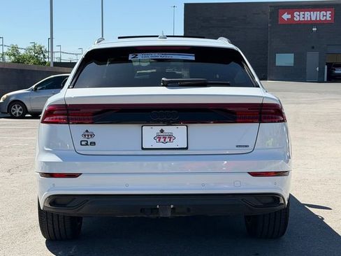 Used 2021 Audi Q8 Premium w/ Black Optic Package AWD/4WD image 5