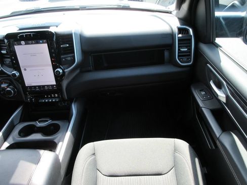 Used 2023 RAM 1500 Big Horn AWD/4WD image 18