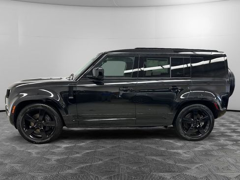 New 2026 Land Rover Defender 110 X-Dynamic SE image 2