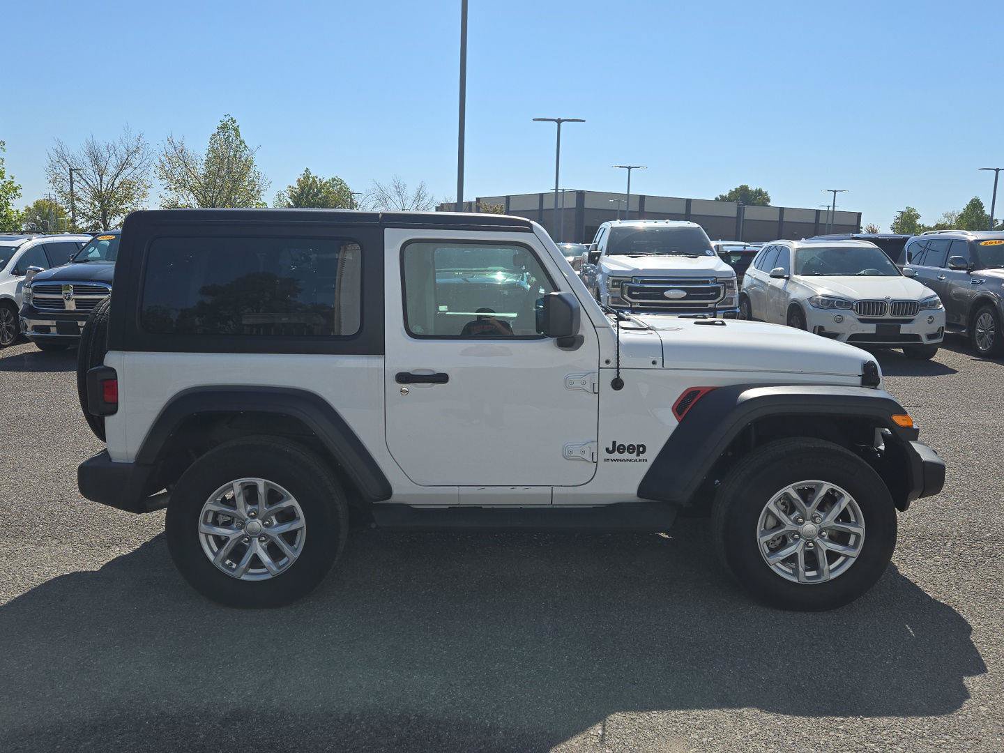 Used 2023 Jeep Wrangler Sport AWD/4WD image 8