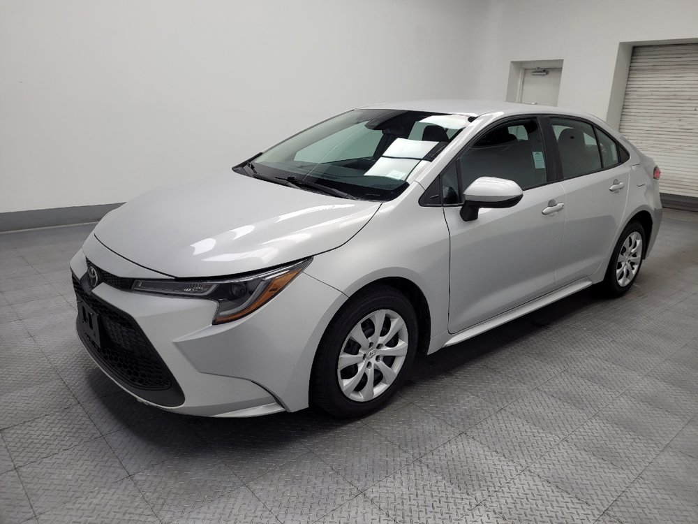 Used 2022 Toyota Corolla LE FWD image 2