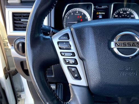 Used 2018 Nissan Titan PRO-4X image 20