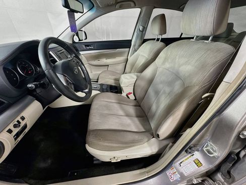 Used 2014 Subaru Legacy 2.5i Premium AWD/4WD image 23