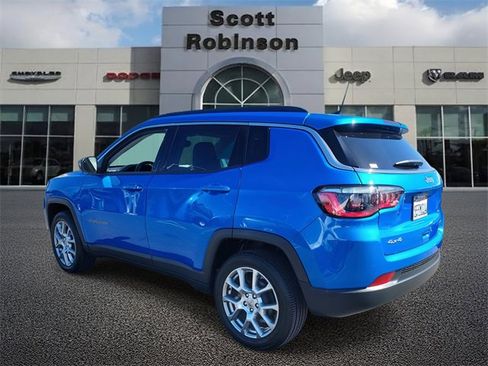 Certified 2022 Jeep Compass Latitude image 3