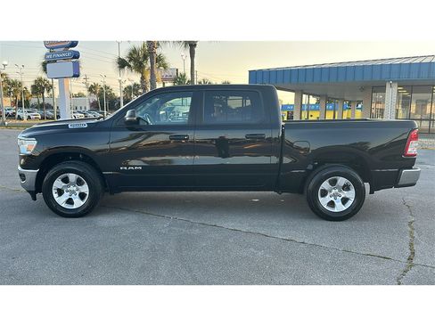 Used 2023 RAM 1500 Big Horn AWD/4WD image 3