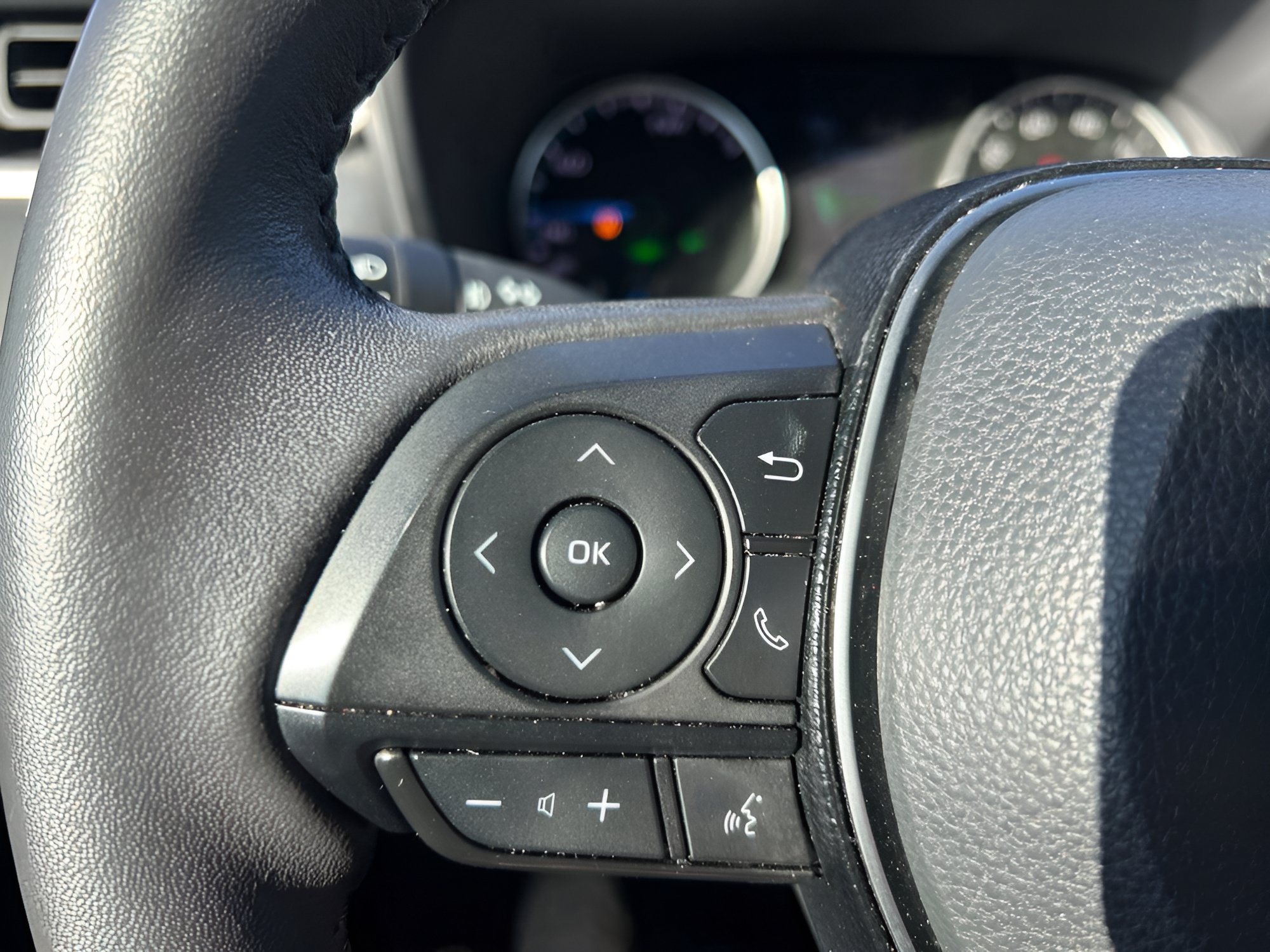 Used 2021 Toyota RAV4 XLE Premium AWD/4WD image 26