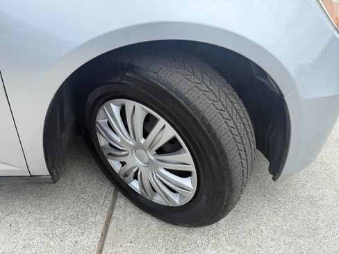 Used 2011 Honda Odyssey LX image 25