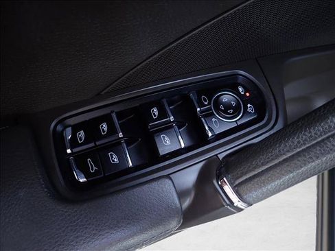 Used 2015 Porsche Cayenne Diesel w/ Premium Plus Package AWD/4WD image 16
