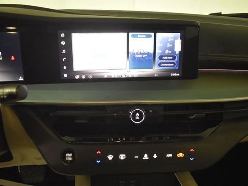 Certified 2025 Nissan Murano SL w/ Cargo Package AWD/4WD image 19