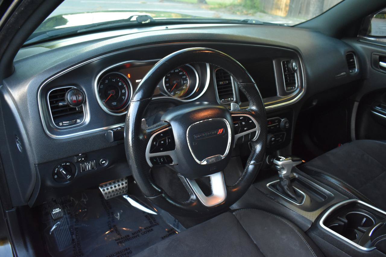 Used 2017 Dodge Charger R/T Scat Pack w/ Beats Audio Group RWD image 14
