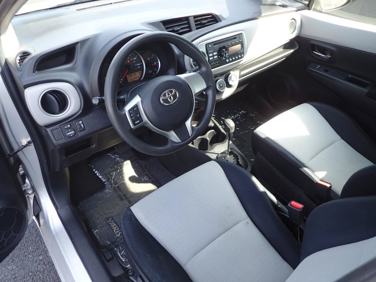 Used 2012 Toyota Yaris LE FWD image 9