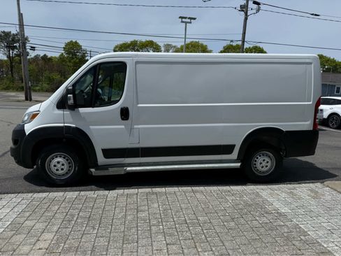 Used 2025 RAM ProMaster 2500 w/ U-Haul Equipment Group FWD image 6