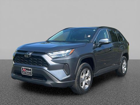 Used 2025 Toyota RAV4 XLE AWD/4WD image 1