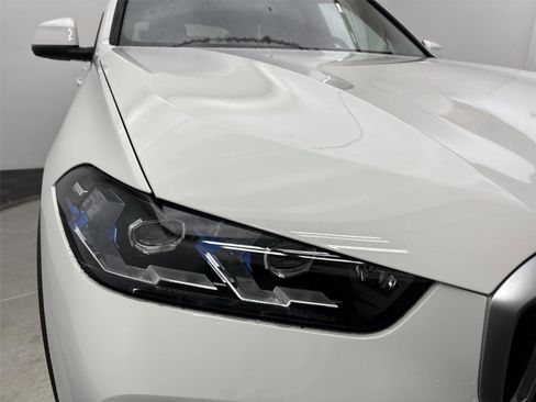 New 2026 BMW X5 xDrive50e w/ Climate Comfort Package image 18