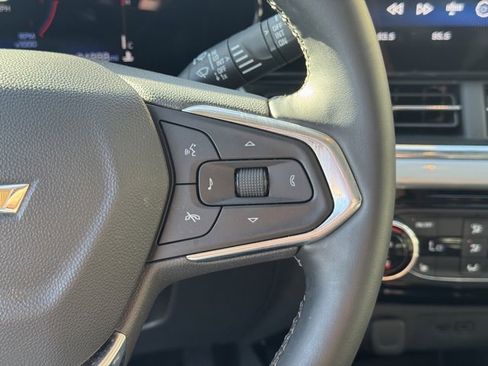 Used 2025 Chevrolet Trax LT w/ LT Convenience Package image 27