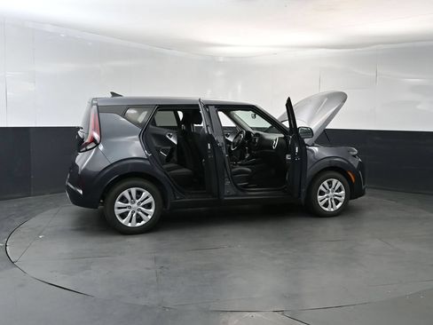 Used 2023 Kia Soul LX FWD image 26