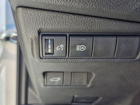 Certified 2025 Toyota Corolla Cross XLE w/ Convenience Package FWD image 35