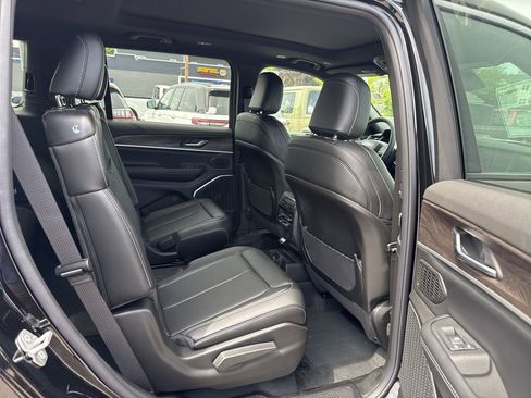 New 2026 Jeep Grand Cherokee L Limited AWD/4WD image 11