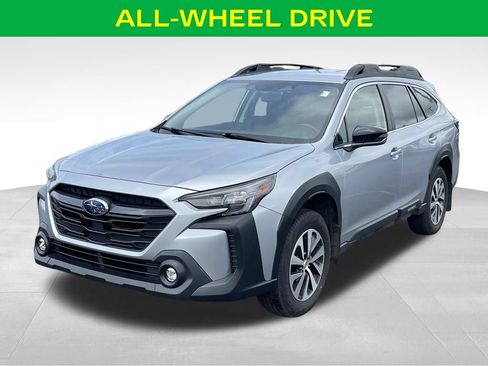 Used 2025 Subaru Outback Premium AWD/4WD image 4