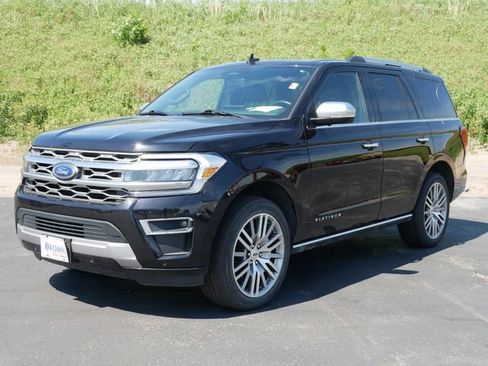 Used 2024 Ford Expedition Platinum AWD/4WD image 2