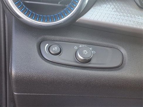 Used 2025 Chevrolet Trax LT w/ LT Convenience Package image 67