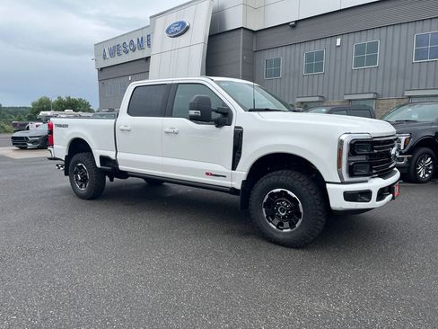 Used 2025 Ford F350 Platinum w/ Tremor Off-Road Package AWD/4WD image 9