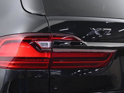 Used 2022 BMW X7 xDrive40i w/ M Sport Package image 6