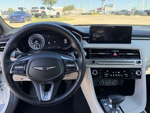 Used 2025 Genesis G70 2.5T image 12