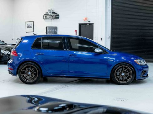 Used 2018 Volkswagen Golf R 4-Door image 6