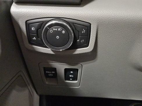 Used 2016 Ford F150 XLT w/ Equipment Group 302A Luxury AWD/4WD image 31