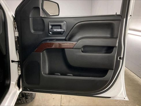 Used 2017 GMC Sierra 1500 SLE w/ SLE Value Package image 25