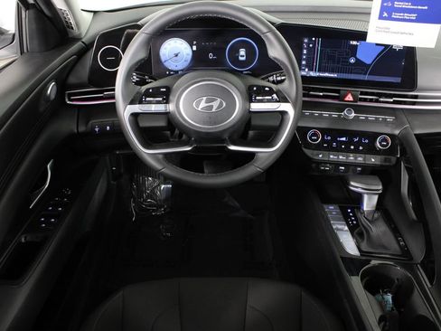 Certified 2024 Hyundai Elantra SEL w/ Convenience Package FWD image 8