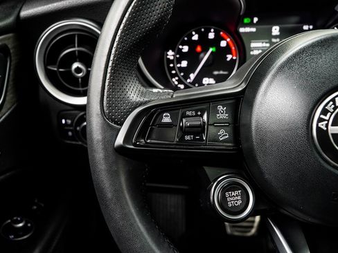 Used 2023 Alfa Romeo Stelvio Ti image 33