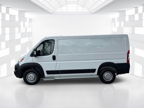 Used 2025 RAM ProMaster 2500 w/ U-Haul Equipment Group FWD image 4