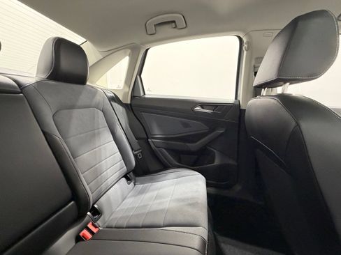 Used 2026 Volkswagen Jetta SE FWD image 34