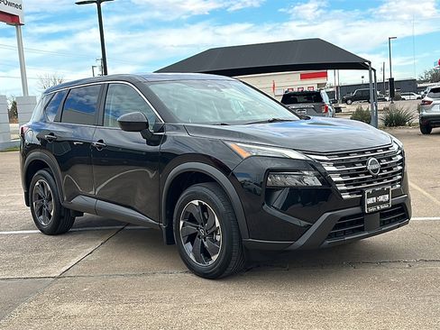 Certified 2025 Nissan Rogue SV image 10